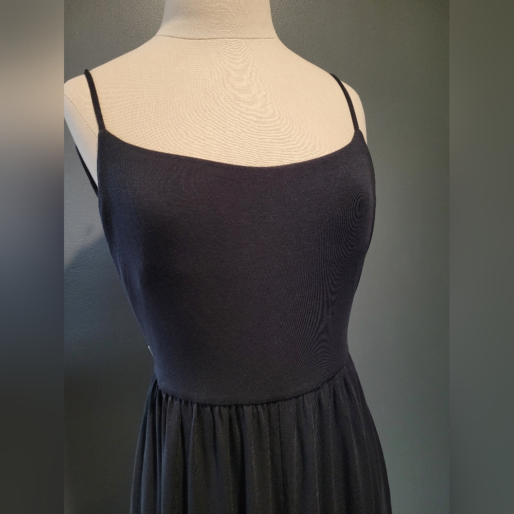 Wilfred Jumpsuit. Aritzia. Size M - Picture 2 of 8